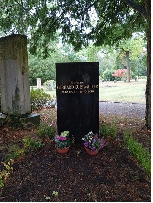 Grabstelle maler Gerhard-Kurt Müller auf dem Südfriedhof Leipzig